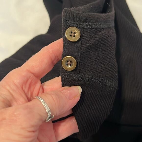 Colorstory black size L ribbed long sleeve button detail tshirt EUC runs small - Picture 7 of 12